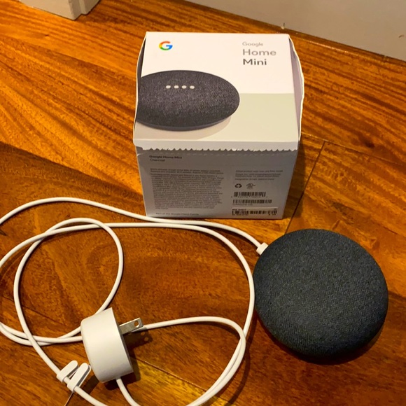 Google Home Mini - Picture 1 of 4